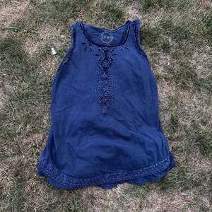 Lucky Brand Women's Blue Embroidered Sleeveless Tank Top